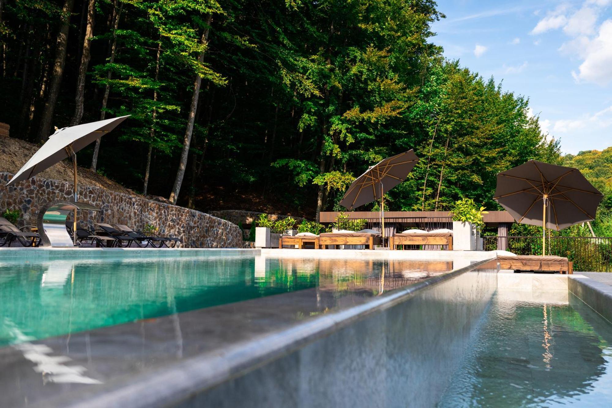 Oasis Karpat Hotel Polyana  Exterior photo