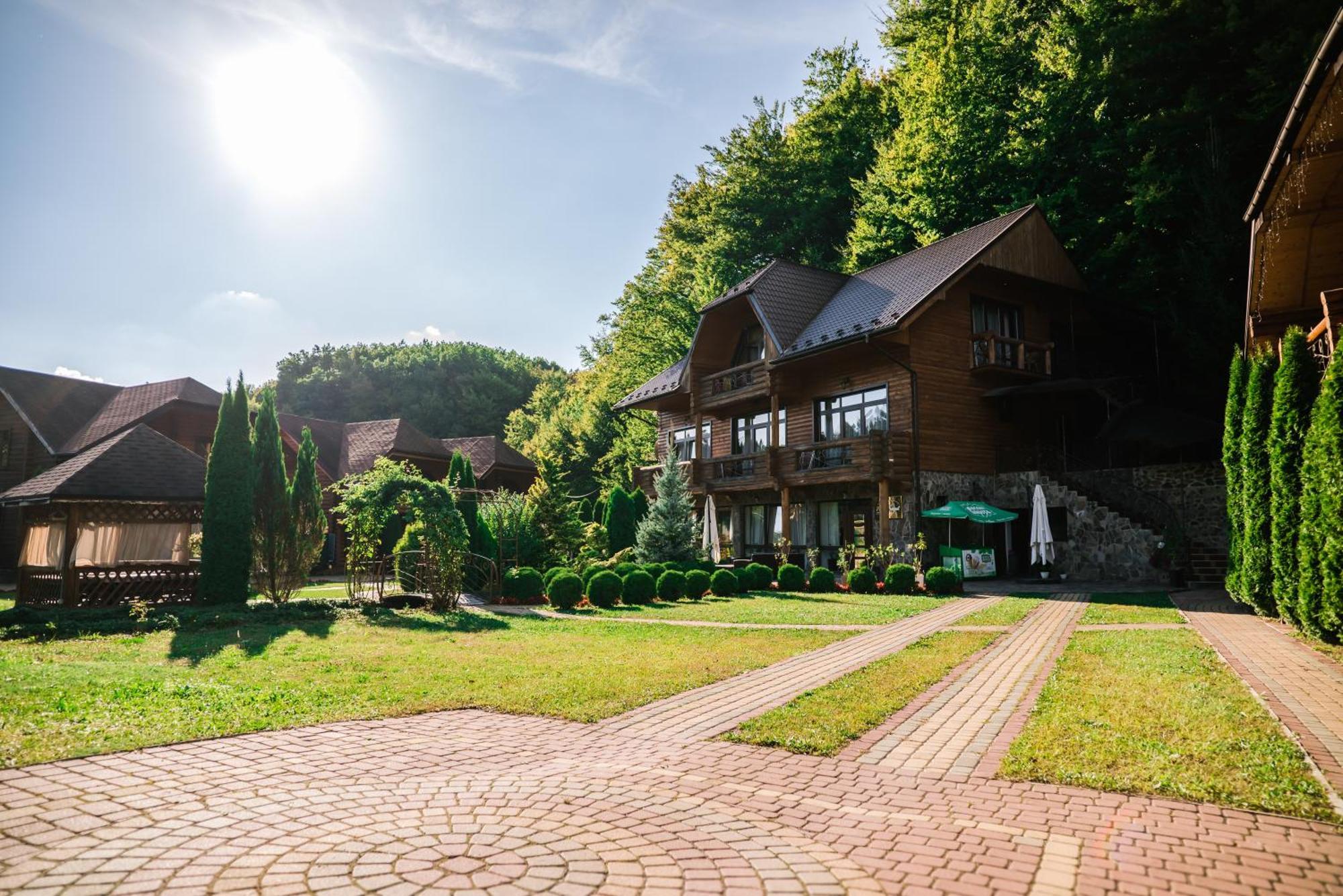 Oasis Karpat Hotel Polyana  Exterior photo