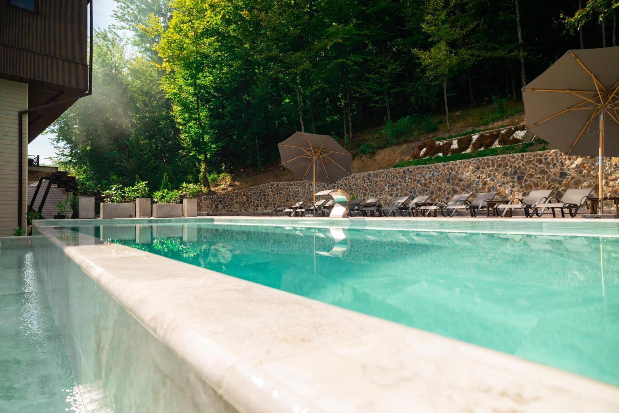 Oasis Karpat Hotel Polyana  Exterior photo